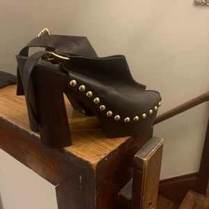 Charles David size 8 open toe wedges